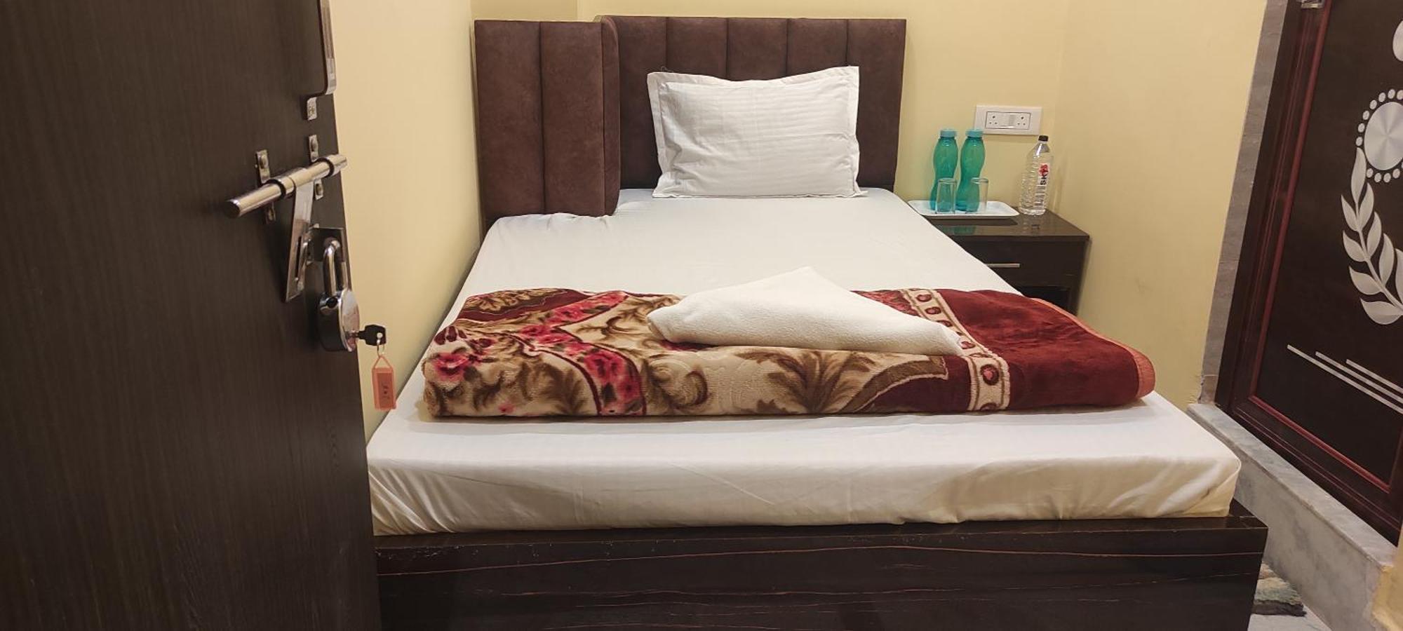 Hotel Royal Inn Salkhia Екстер'єр фото